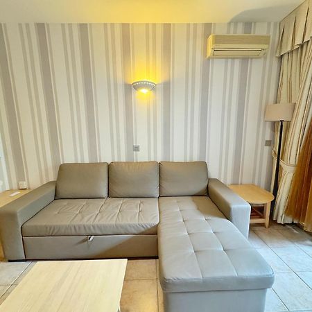 797 Holiday Rentals- Precioso Piso Con Vistas Al Jardin En Benalbeach 贝纳尔马德纳 外观 照片