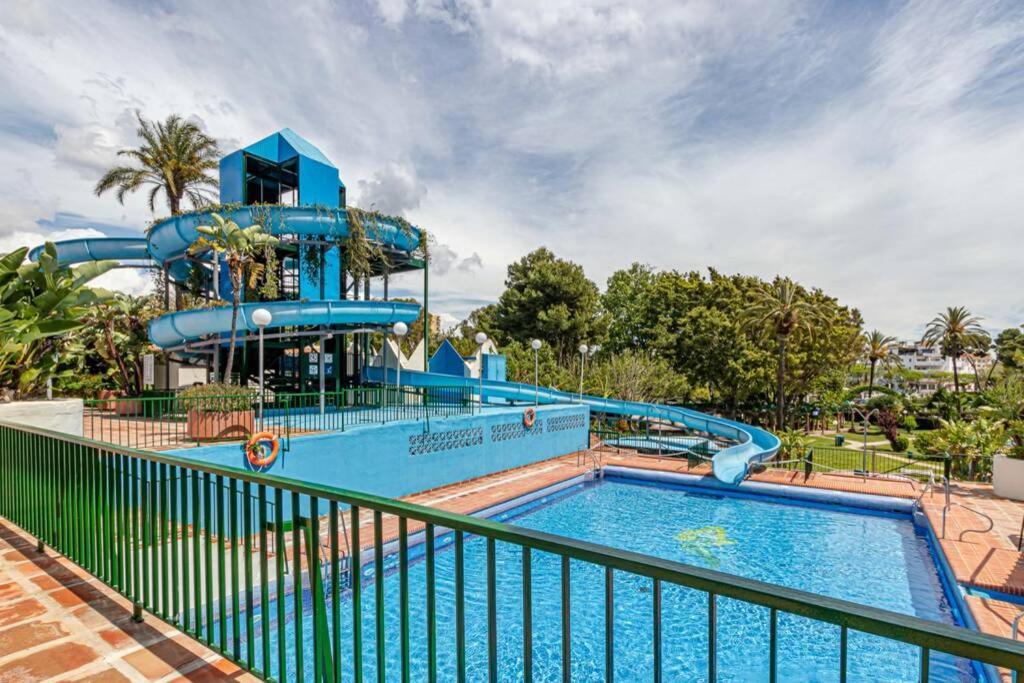 797 Holiday Rentals- Precioso Piso Con Vistas Al Jardin En Benalbeach 贝纳尔马德纳 外观 照片