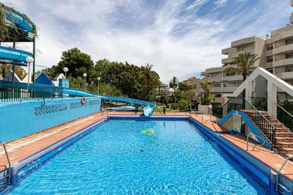797 Holiday Rentals- Precioso Piso Con Vistas Al Jardin En Benalbeach 贝纳尔马德纳 外观 照片