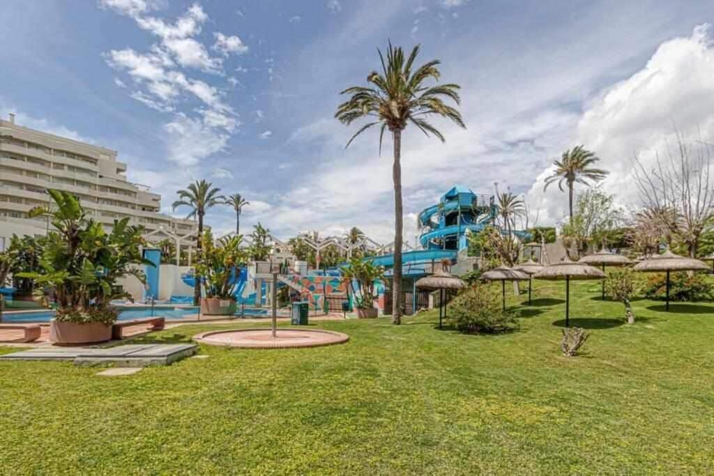797 Holiday Rentals- Precioso Piso Con Vistas Al Jardin En Benalbeach 贝纳尔马德纳 外观 照片