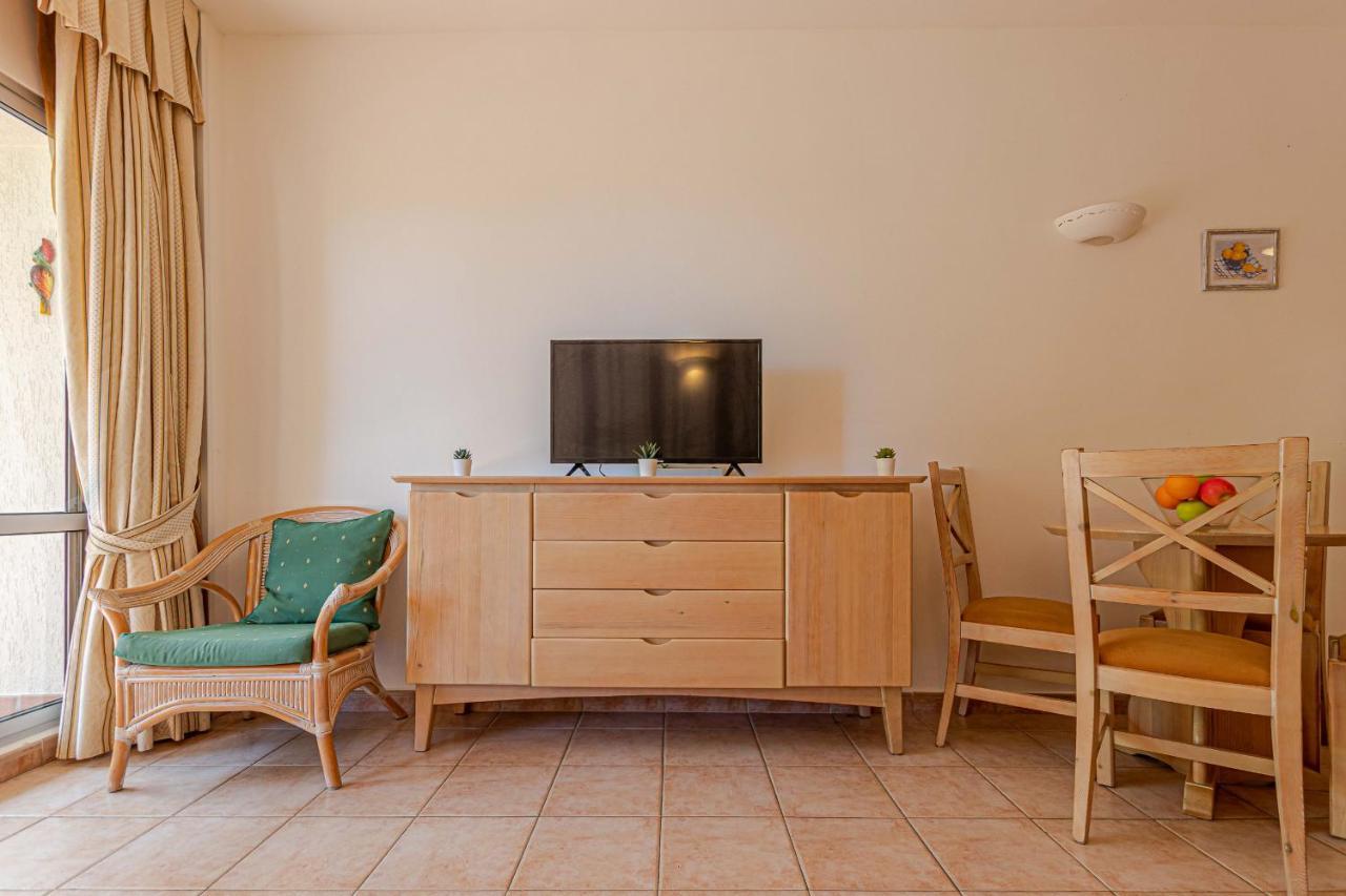 797 Holiday Rentals- Precioso Piso Con Vistas Al Jardin En Benalbeach 贝纳尔马德纳 外观 照片