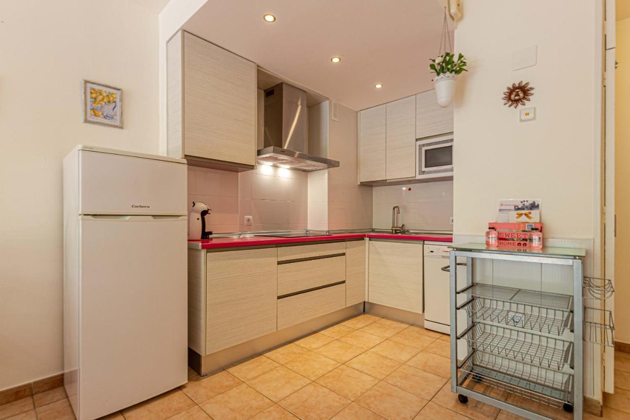797 Holiday Rentals- Precioso Piso Con Vistas Al Jardin En Benalbeach 贝纳尔马德纳 外观 照片