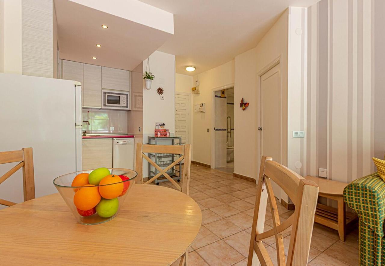 797 Holiday Rentals- Precioso Piso Con Vistas Al Jardin En Benalbeach 贝纳尔马德纳 外观 照片