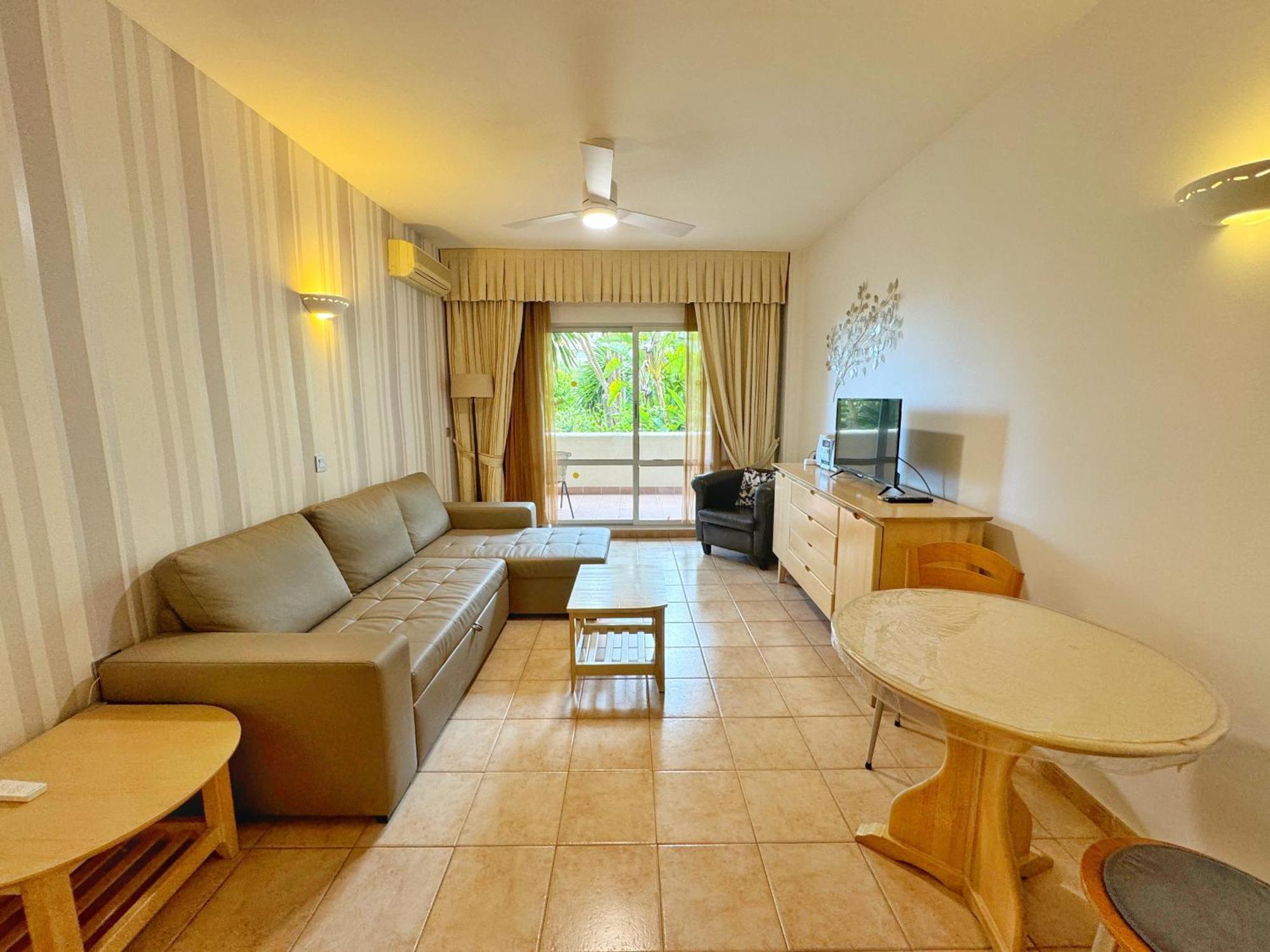 797 Holiday Rentals- Precioso Piso Con Vistas Al Jardin En Benalbeach 贝纳尔马德纳 外观 照片